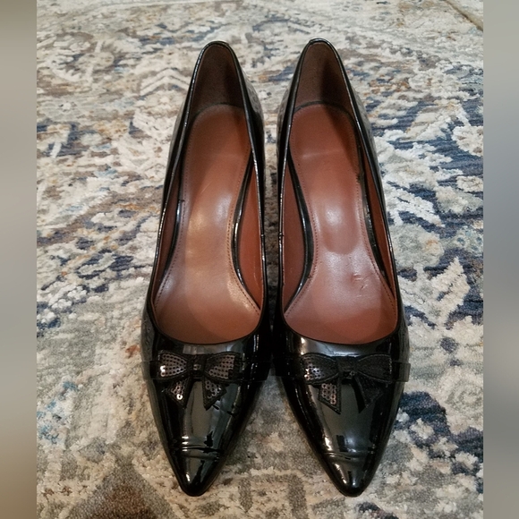 Cole Haan Black Patent Pump Heels - Picture 2 of 11